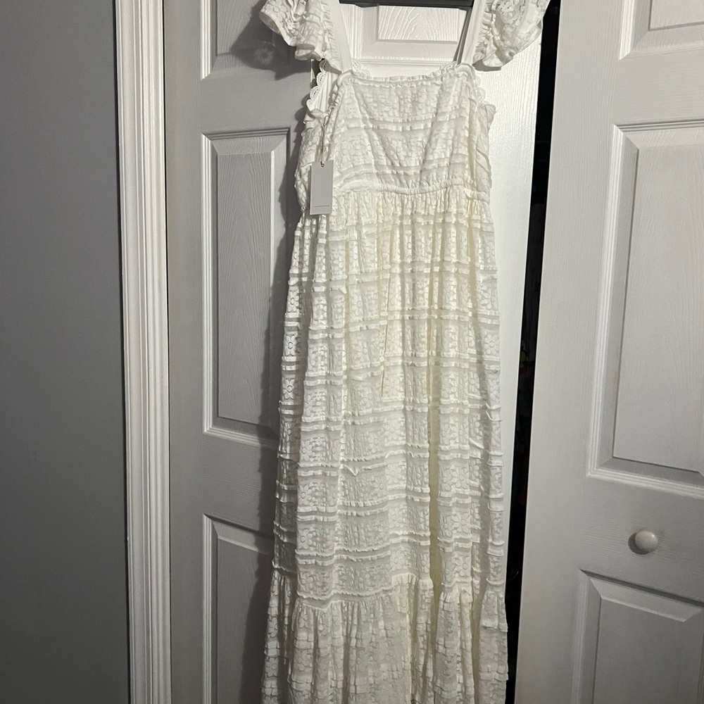 Gorgeous Elegant White Lace Maxi Dress - Picture 12 of 16